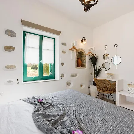 Seaside Glyfa Paros